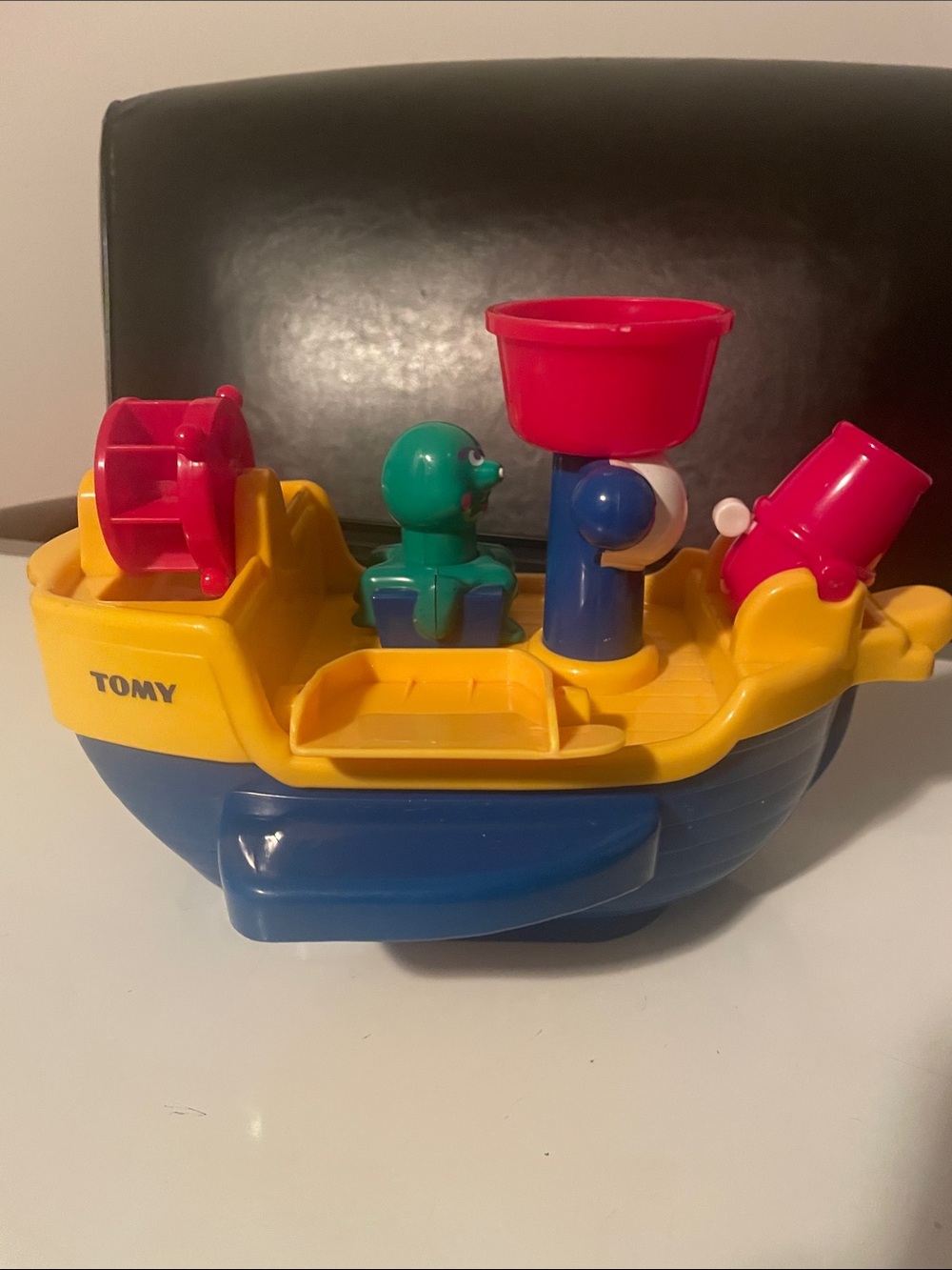 Tomy Toomies Aquafun Pirate Ship Bath Time Toy Vintage 2000